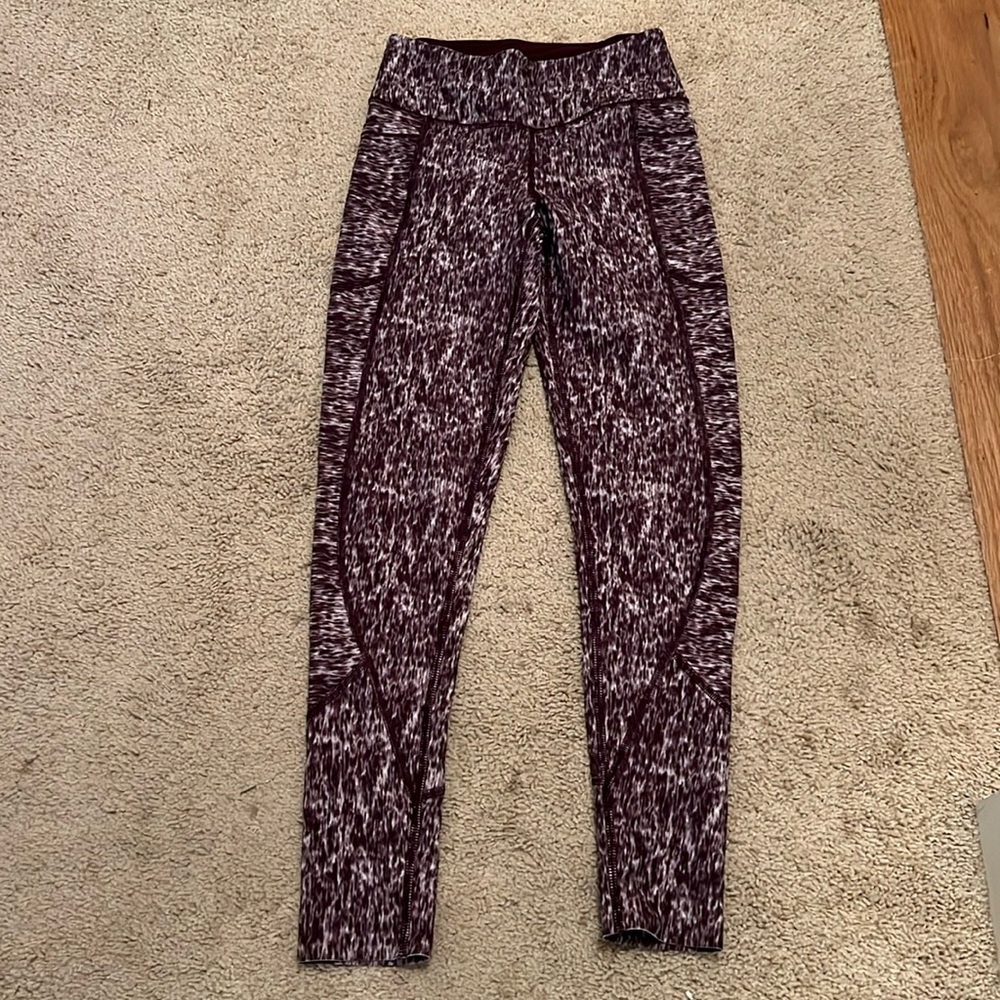 Victoria Sports Total Knockout Tight Leggings, with Pockets, Purple/White XS